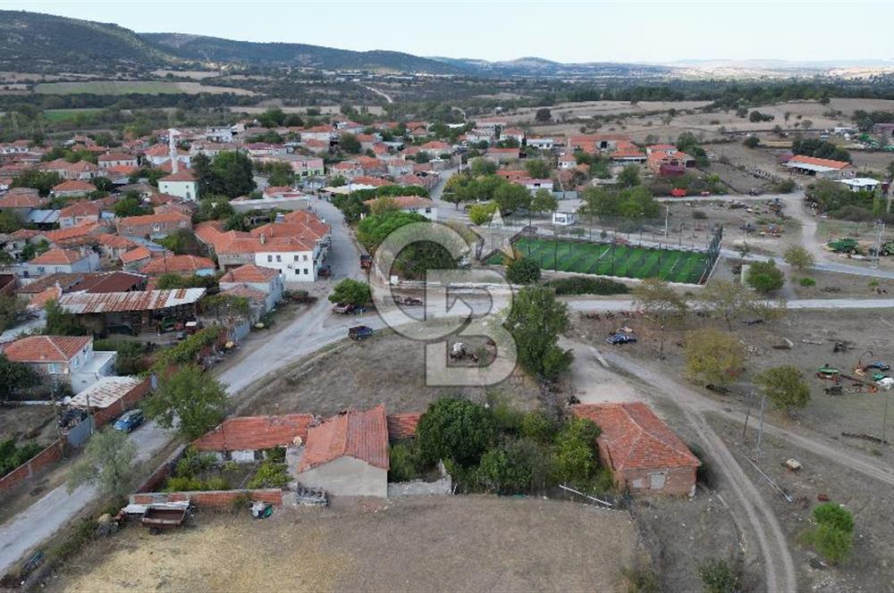 ÇANAKKALE EZİNE'DE ANAYOLA YAKIN 623 m²﻿ SATILIK ARSA VE KÖY EVİ