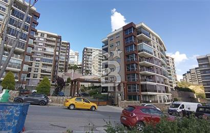 Körfez Mahallesinde Deniz Ve Havuz Manzaralı Satılık 3+1 Daire