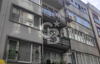 MODA MÜHÜRDARDA DENİZE YAKIN KİRALIK DAİRE