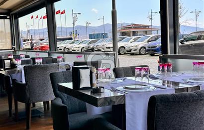 ALSANCAK KORDON'UN KALBİNDE TURİZM RUHSATLI ALKOLLÜ RESTORAN