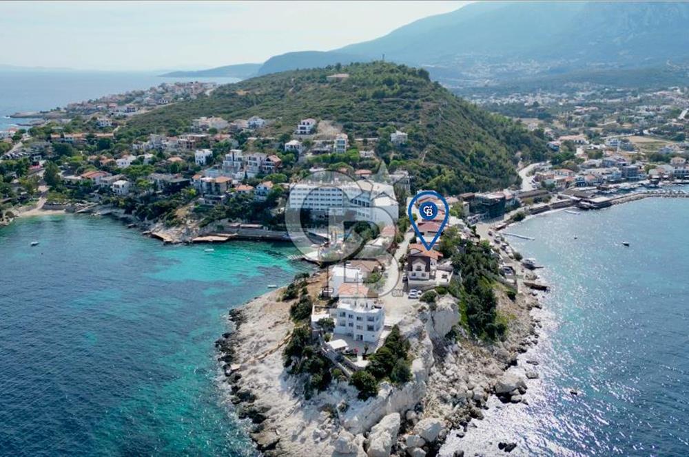 KARABURUN İSKELEDE DENİZE SIFIR 5+2 SATILIK MÜSTAKİL TRİPLEKS EV