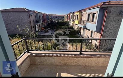 Küçükköy de 5 + 1 triplex villa