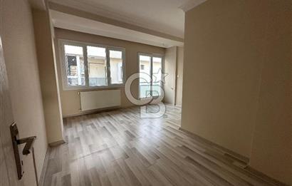 KARŞIYAKA ŞEMİKLER MERKEZ'DE 120 M2 2+1 KİRALIK FERAH DAİRE