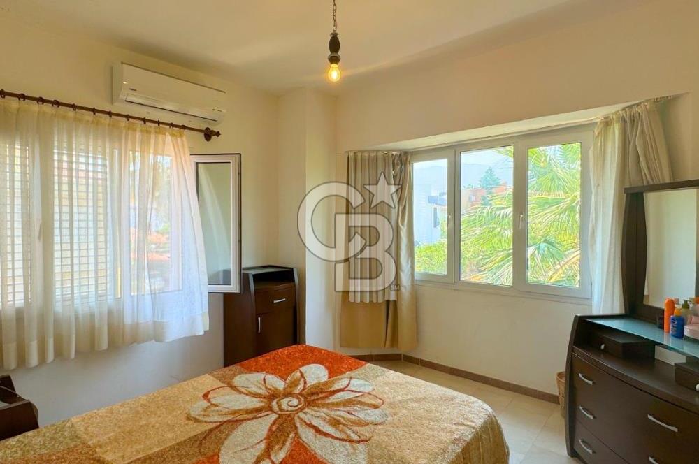 Girne Bölgesinde Denize Yürüme Mesafesinde Kiralık 3+1 Eşyalı Villa !