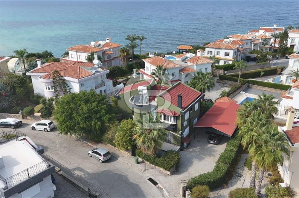 Girne Bölgesinde Denize Yürüme Mesafesinde Kiralık 3+1 Eşyalı Villa !