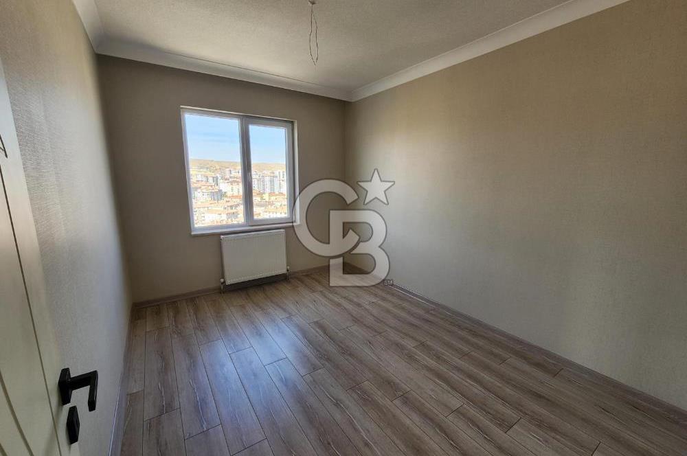 PROTOKOL YOLU ÜZERİNDE , SİTE İÇİ SIFIR 4+1 SATILIK DAİRE