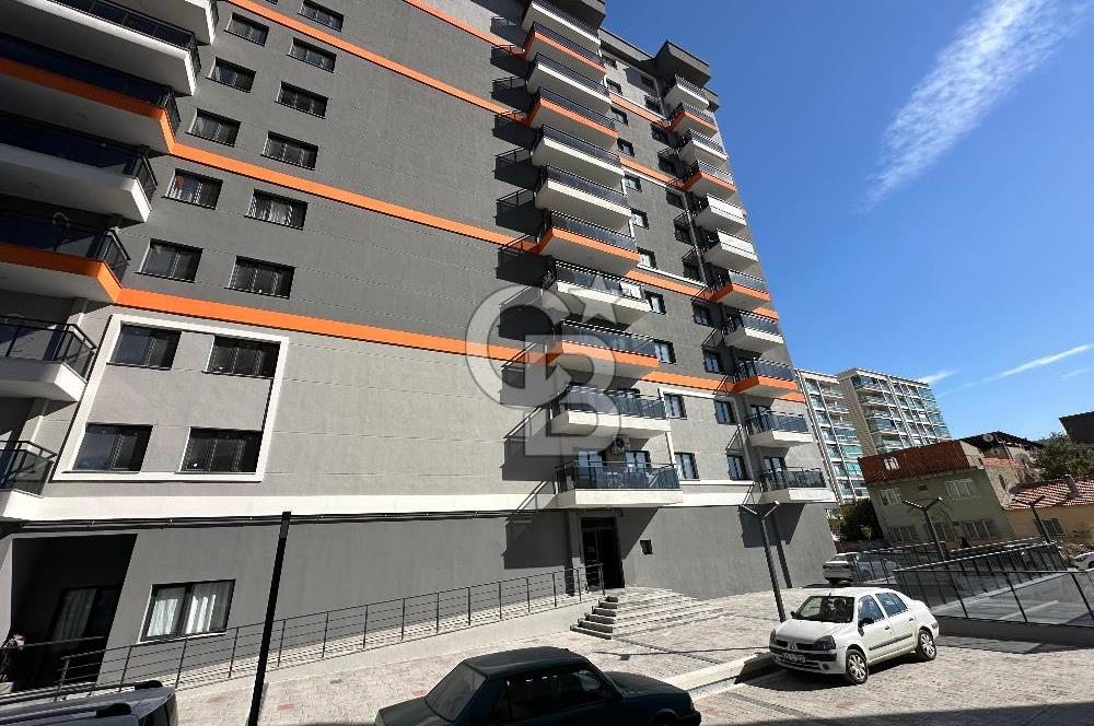 BORNOVA BARBAROS MAH. TUVAL YAPI ARAKAT  1+1 50 M2 KİRALIK DAİRE