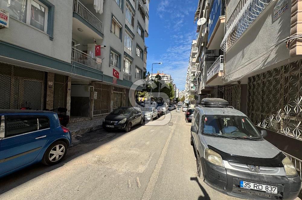 İzmir Yeşilyurt Hastane yakını bakımlı 2+1 Satılık Daire