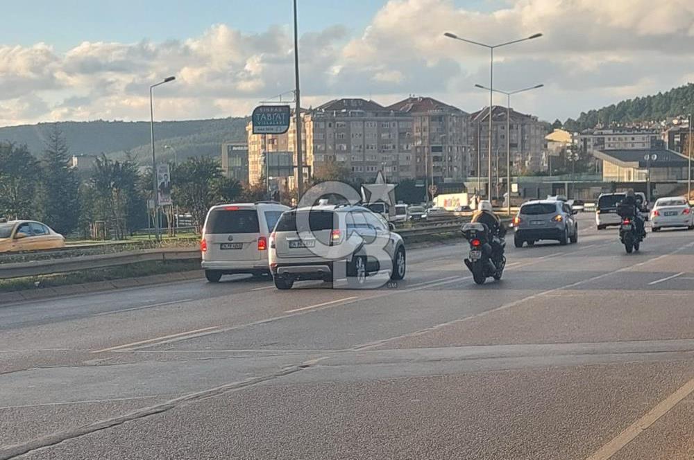 ÇEKMEKÖY MİMARSİNAN MAHALLESİNDE SATILIK KİRACILI PLAZA