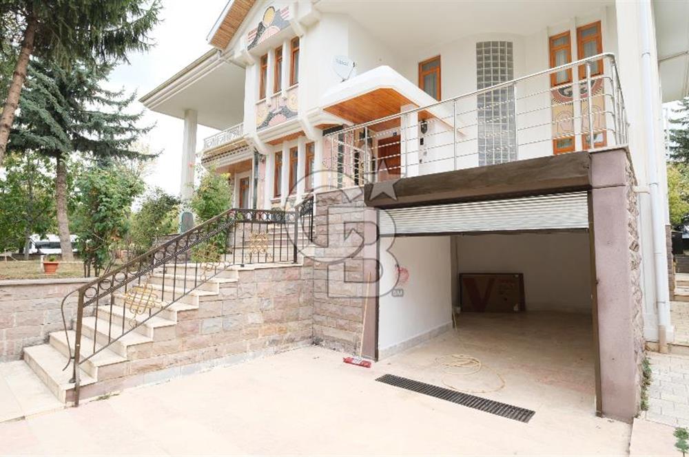 BEYTEPE'DE 6+1 SATILIK KÖŞE VİLLA