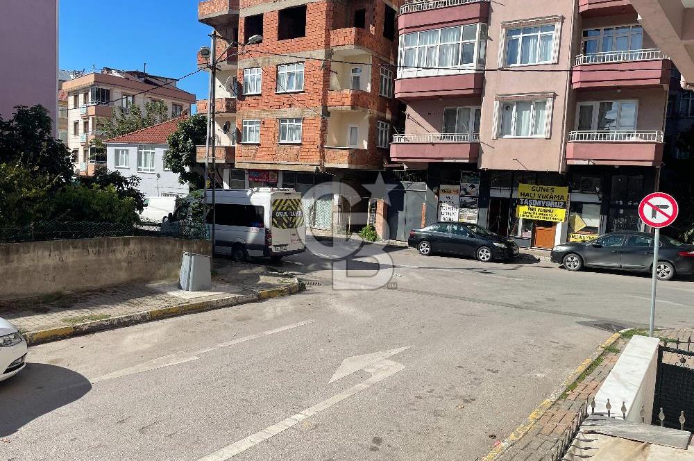 Pendik Kaynarca da Merkezi Lokasyonda Satılık Dükkan