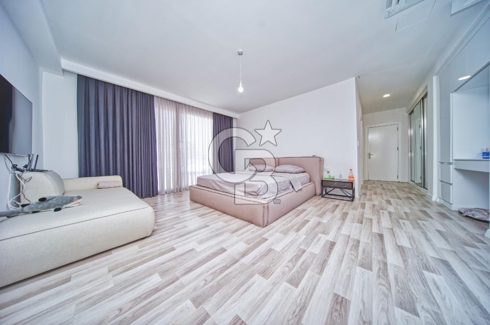 Girne Bellapais Bölgesinde, Türk Malı, Triplex, 5+2, Yüzme Havuzlu Satılık Lüks Villa