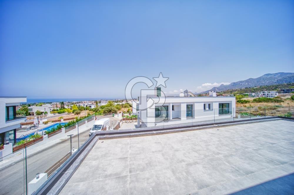 Girne Bellapais Bölgesinde, Türk Malı, Triplex, 5+2, Yüzme Havuzlu Satılık Lüks Villa