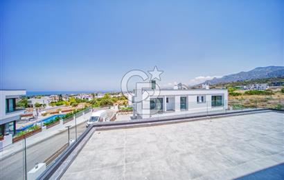 Girne Bellapais Bölgesinde, Türk Malı, Triplex, 5+2, Yüzme Havuzlu Satılık Lüks Villa