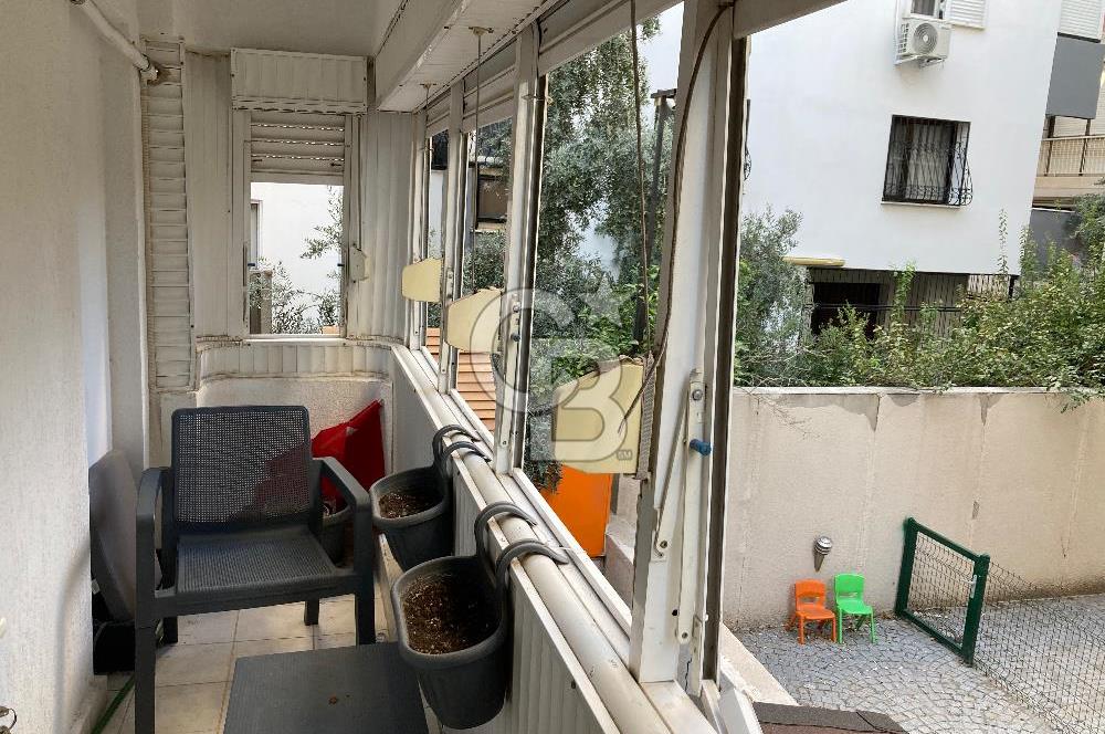 BOSTANLI'DA DENİZE YÜRÜME MESAFEDE TADİLATLI 2+1 SATILIK DAİRE