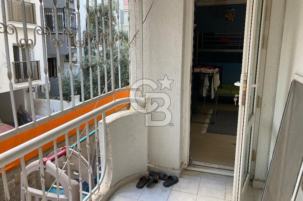 BOSTANLI'DA DENİZE YÜRÜME MESAFEDE TADİLATLI 2+1 SATILIK DAİRE