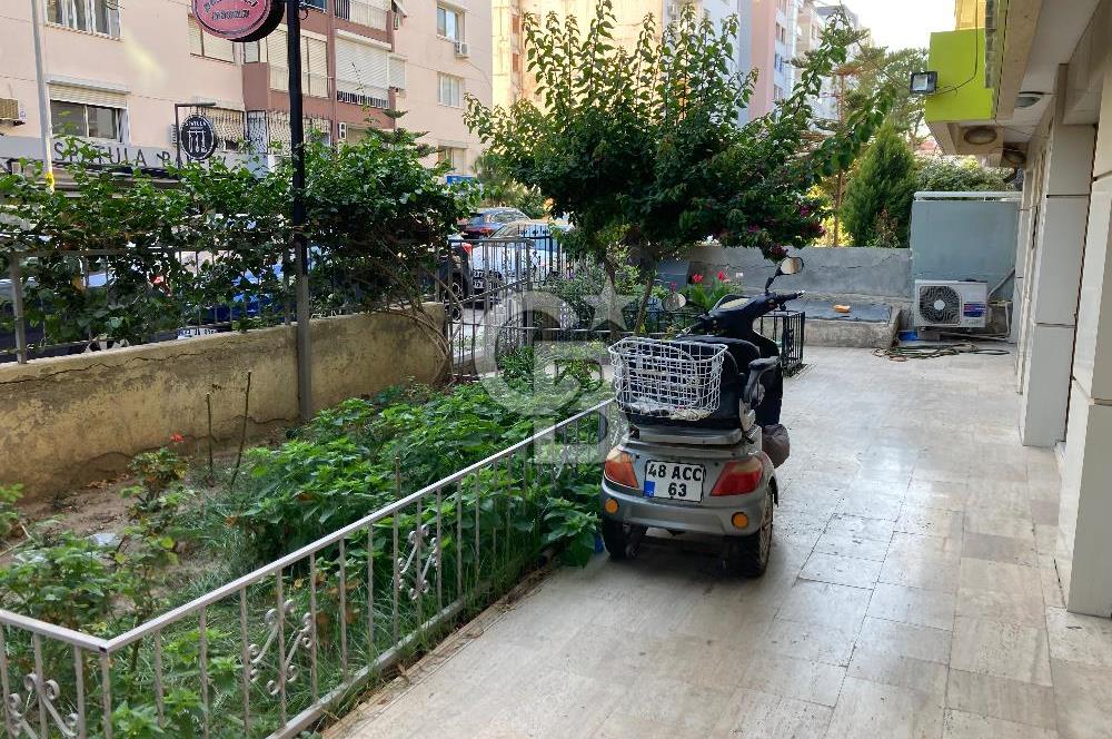 BOSTANLI'DA DENİZE YÜRÜME MESAFEDE TADİLATLI 2+1 SATILIK DAİRE