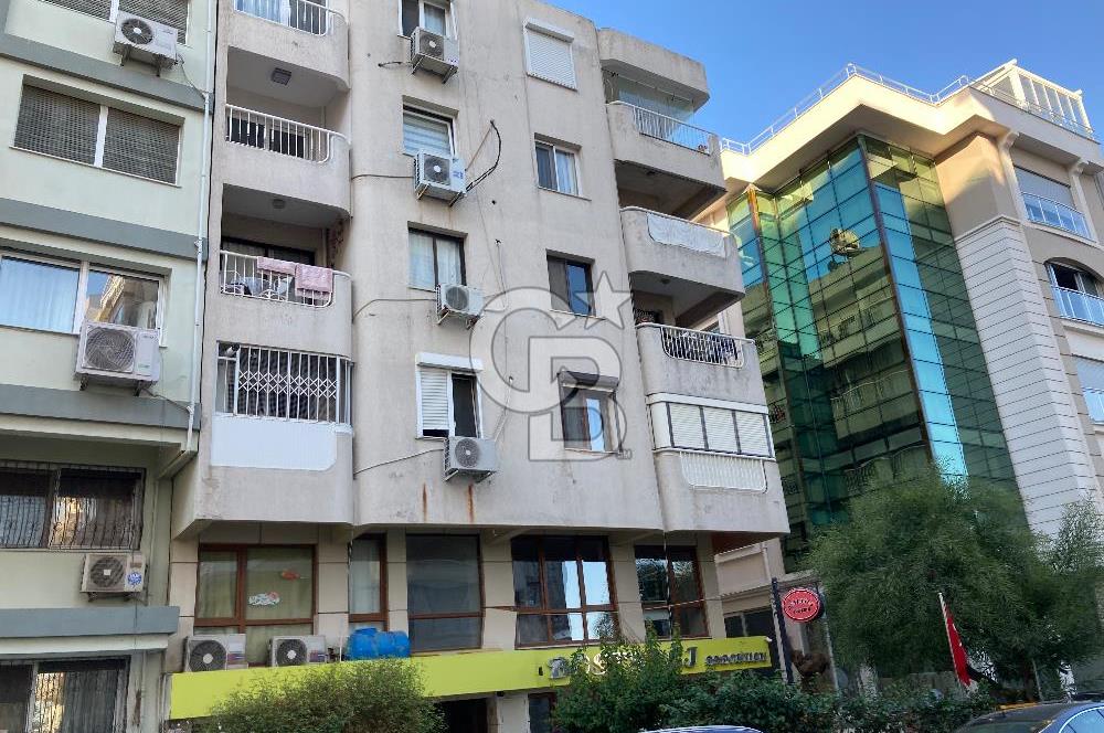 BOSTANLI'DA DENİZE YÜRÜME MESAFEDE TADİLATLI 2+1 SATILIK DAİRE