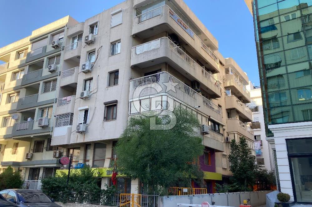 BOSTANLI'DA DENİZE YÜRÜME MESAFEDE TADİLATLI 2+1 SATILIK DAİRE