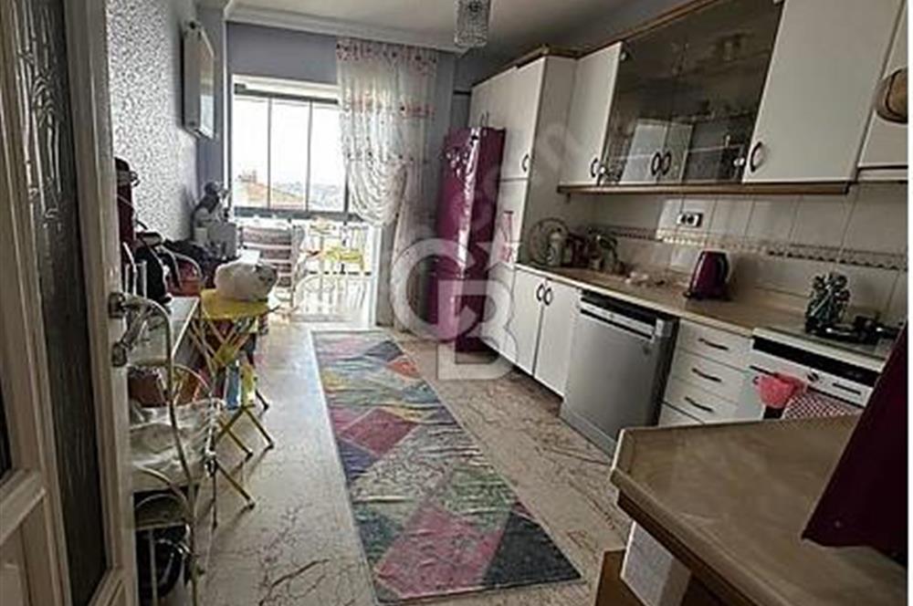 KAVACIK SUBAYEVLERİNDE PARKA KOMŞU 3+1 GENİŞ SATILIK DAİRE