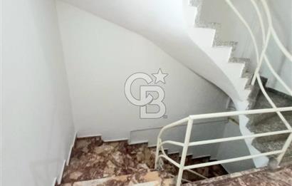 KONAK KARATAŞ'TA MERKEZİ KONUMDA 3+1 SATILIK DAİRE