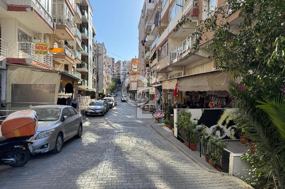 İzmir Yeşilyurt Ordu  Caddesinde Devren Kiralık Kadın kuaförü