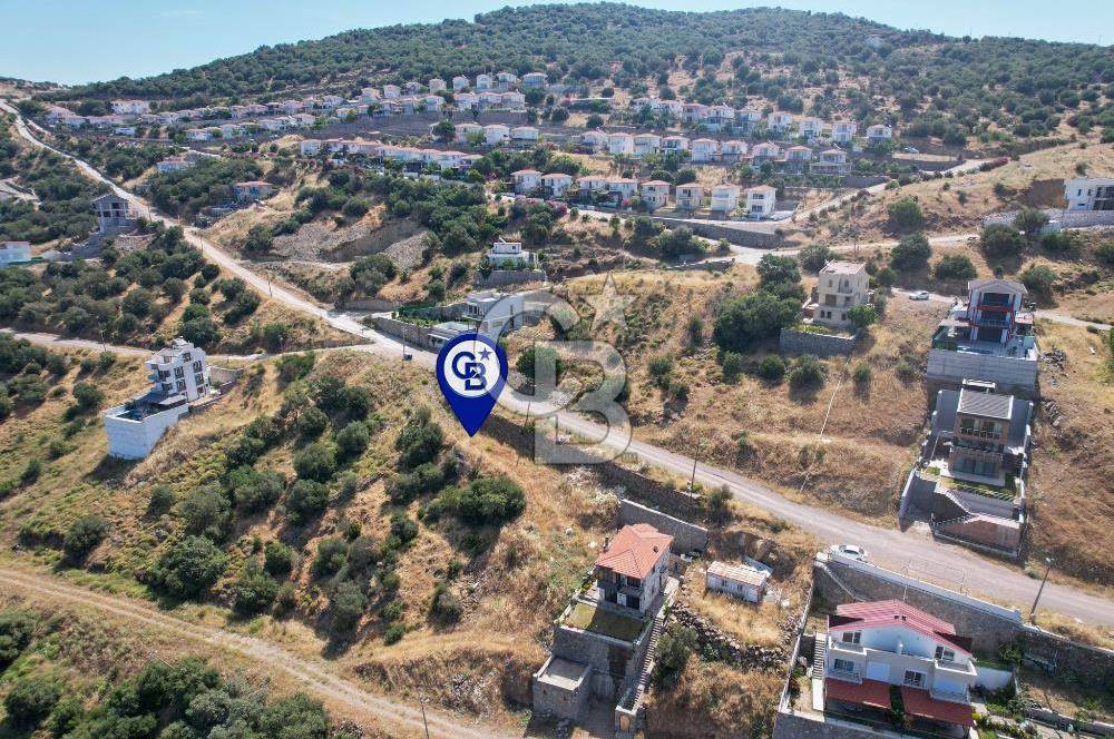 ÇANDARLI'DA HARİKA DENİZ MANZARALI SATILIK 335 M2 ARSA