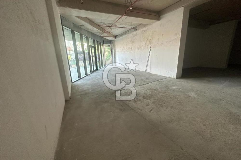 KADIKÖY NUHOĞLU YENİTEPE'DE B BLOK CADDE ÜZERİ 200 M2 DÜKKAN !