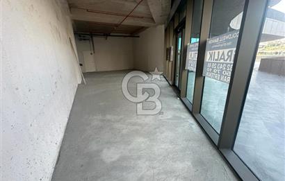 KADIKÖY NUHOĞLU YENİTEPE'DE B BLOK CADDE ÜZERİ 200 M2 DÜKKAN !