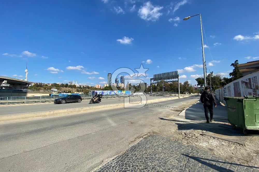 KADIKÖY NUHOĞLU YENİTEPE'DE B BLOK CADDE ÜZERİ 200 M2 DÜKKAN !