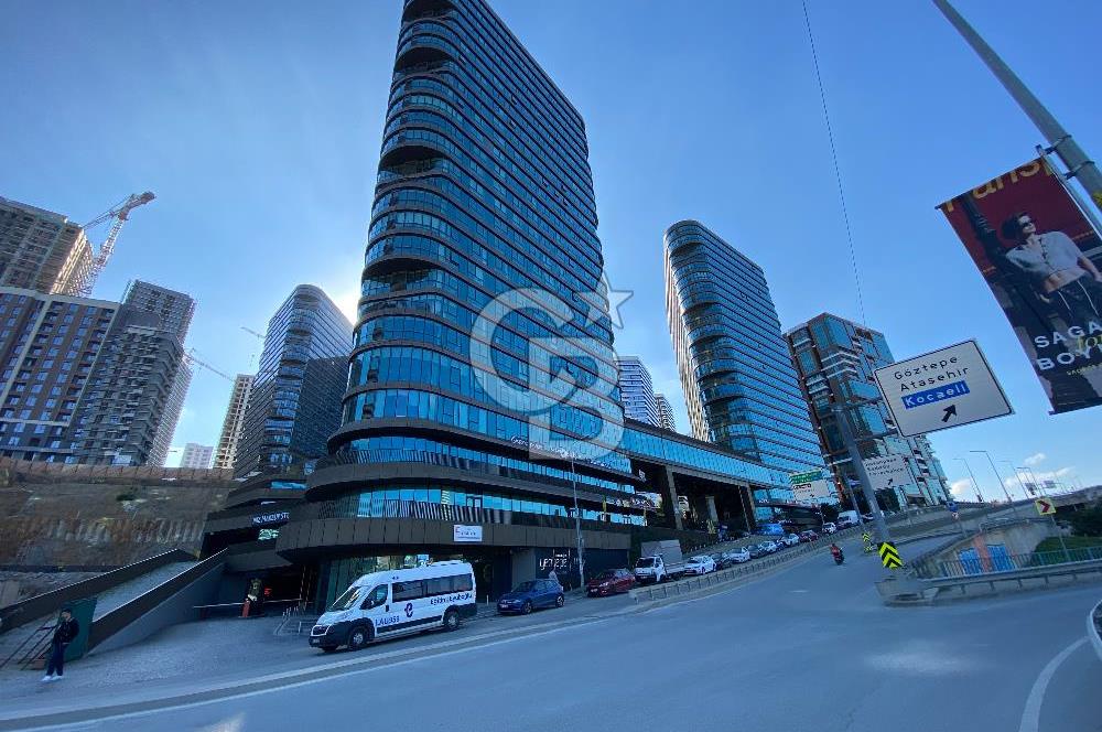 KADIKÖY NUHOĞLU YENİTEPE'DE B BLOK CADDE ÜZERİ 100 M2 DÜKKAN