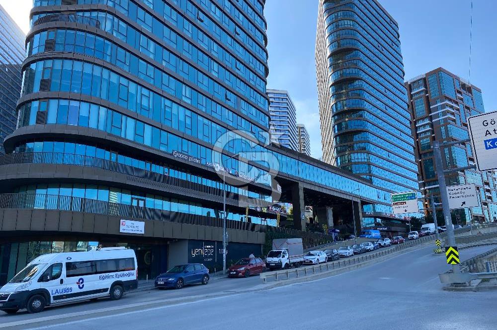 KADIKÖY NUHOĞLU YENİTEPE'DE B BLOK CADDE ÜZERİ 100 M2 DÜKKAN