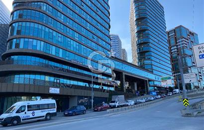 KADIKÖY NUHOĞLU YENİTEPE'DE B BLOK CADDE ÜZERİ 100 M2 DÜKKAN