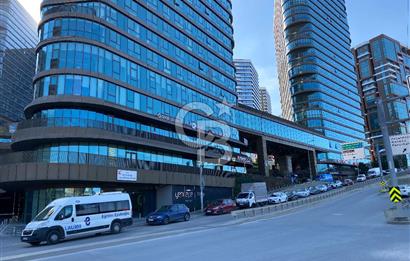 KADIKÖY NUHOĞLU YENİTEPE'DE B BLOK CADDE ÜZERİ 100 M2 DÜKKAN