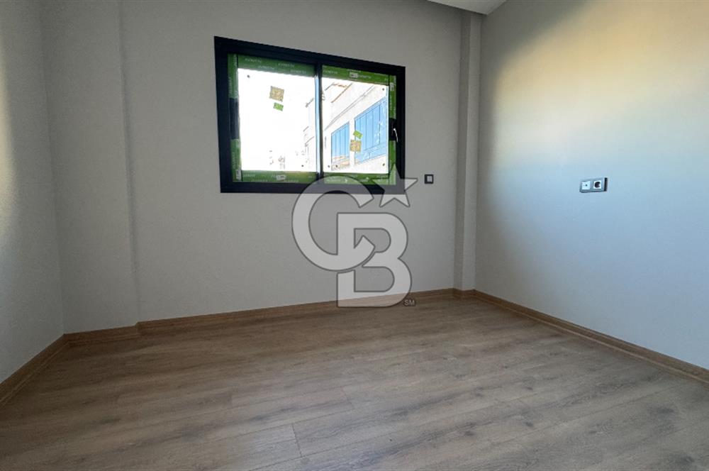 GAZİEMİR SARNIÇ MERKEZDE KİRALIK 4+1 143 M2 SIFIR LÜKS VİLLA