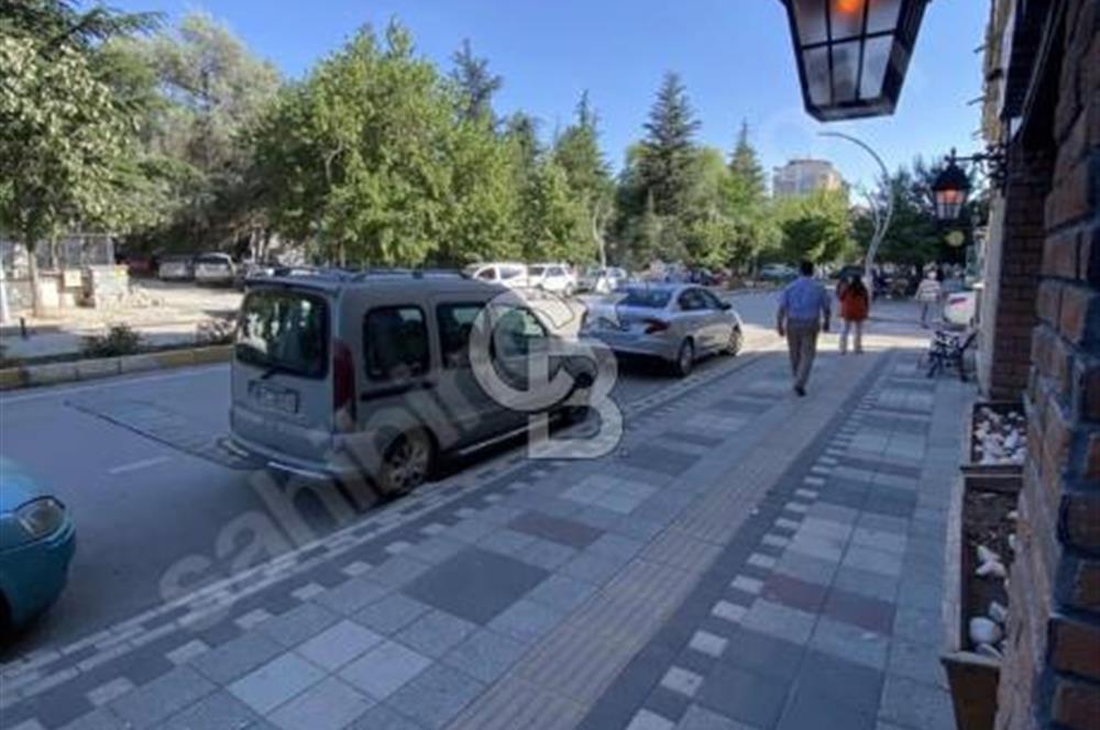 AFYON SANDIKLI'NIN TEK BULVARI ÜSTÜNDE MERKEZİ KONUMDA KİRALIK DÜKKAN