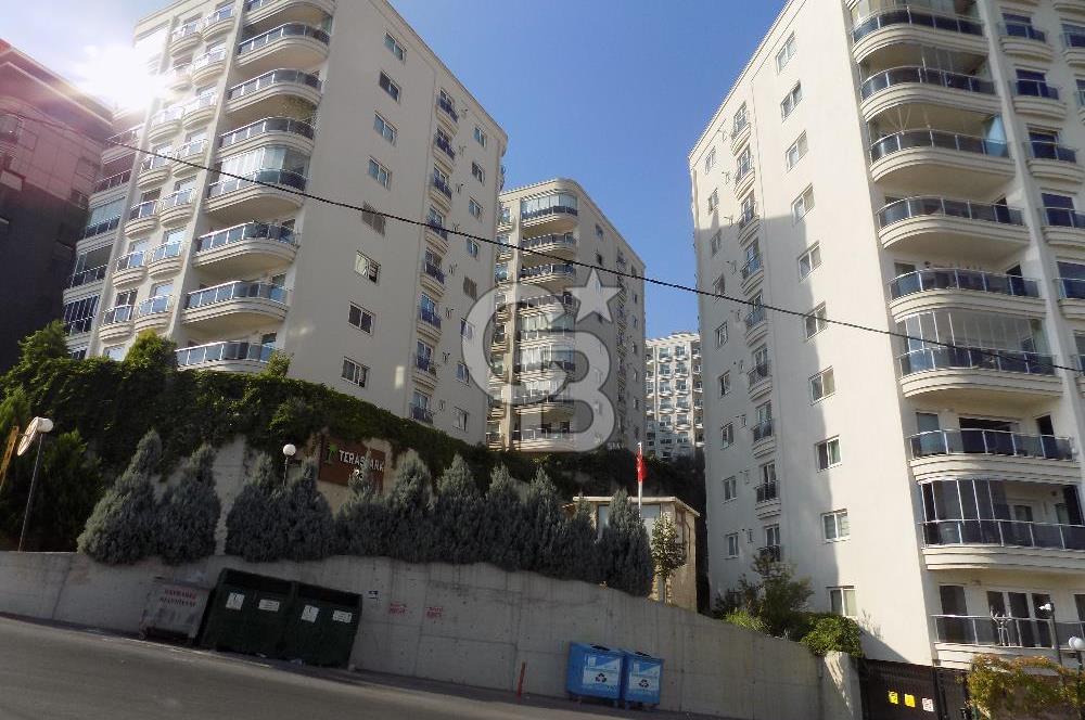 Körfez Mahallesinde Deniz ve Havuz Manzaralı 3+1 Kiralık Daire