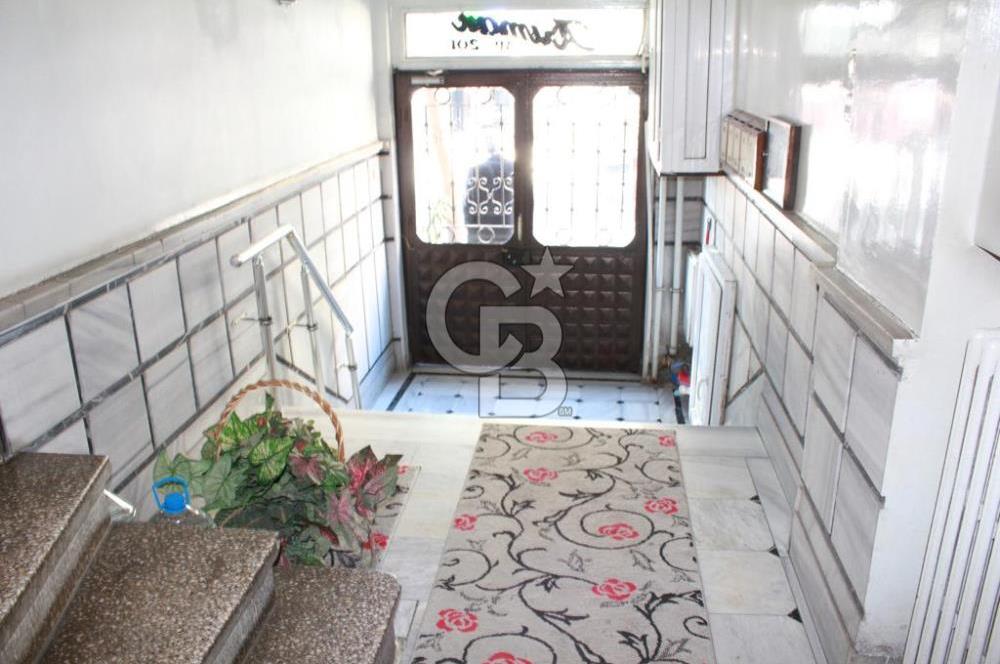 Cihangir Meydan da Cadde üzeri Cift Cepheli Satılık 3+1 Daire