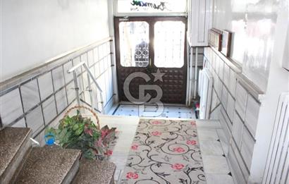 Cihangir Meydan da Cadde üzeri Cift Cepheli Satılık 3+1 Daire