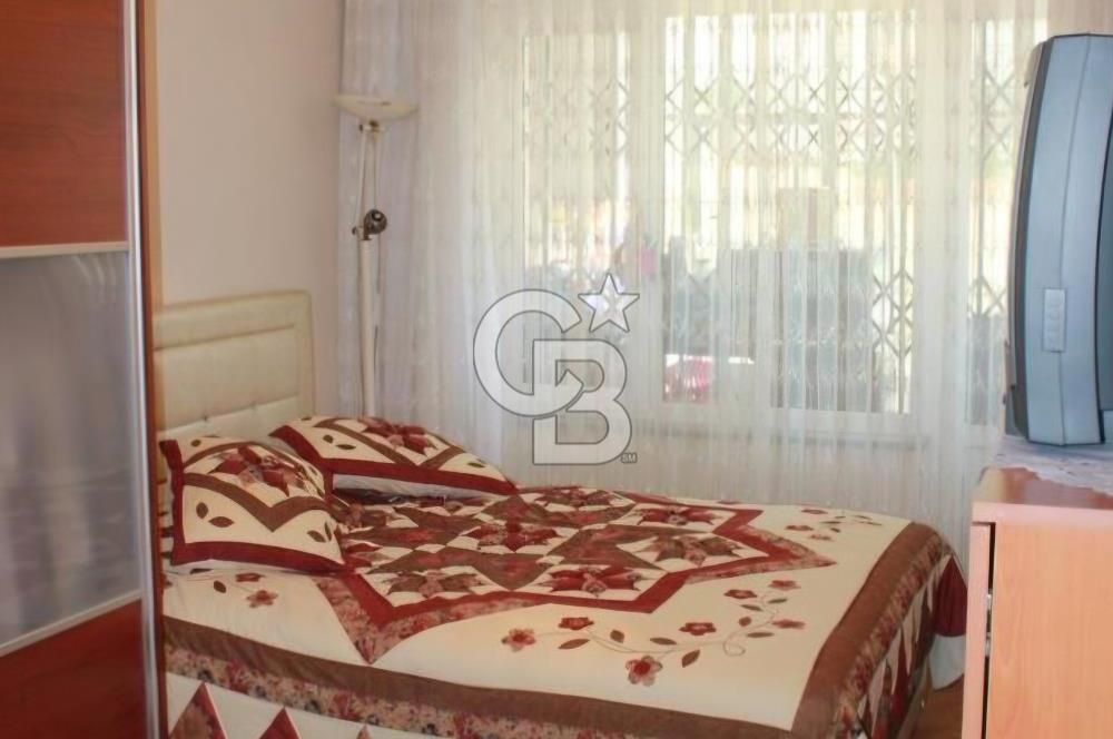 Cihangir Meydan da Cadde üzeri Cift Cepheli Satılık 3+1 Daire