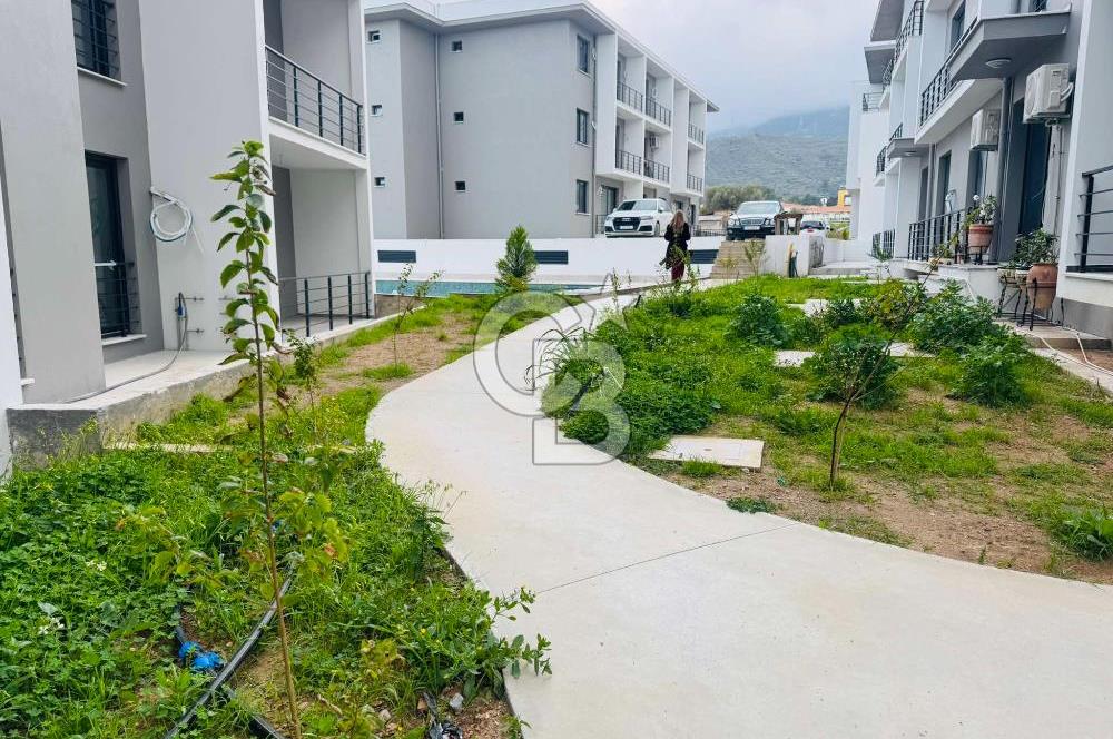 Kıbrıs Girne Alsancak ta Havuzlu Sitede Satılık 1+1 Bahçe Katı Daire