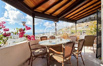 Bodrum Umurca Kale ve Deniz Manzaralı Satılık 5+2 Villa