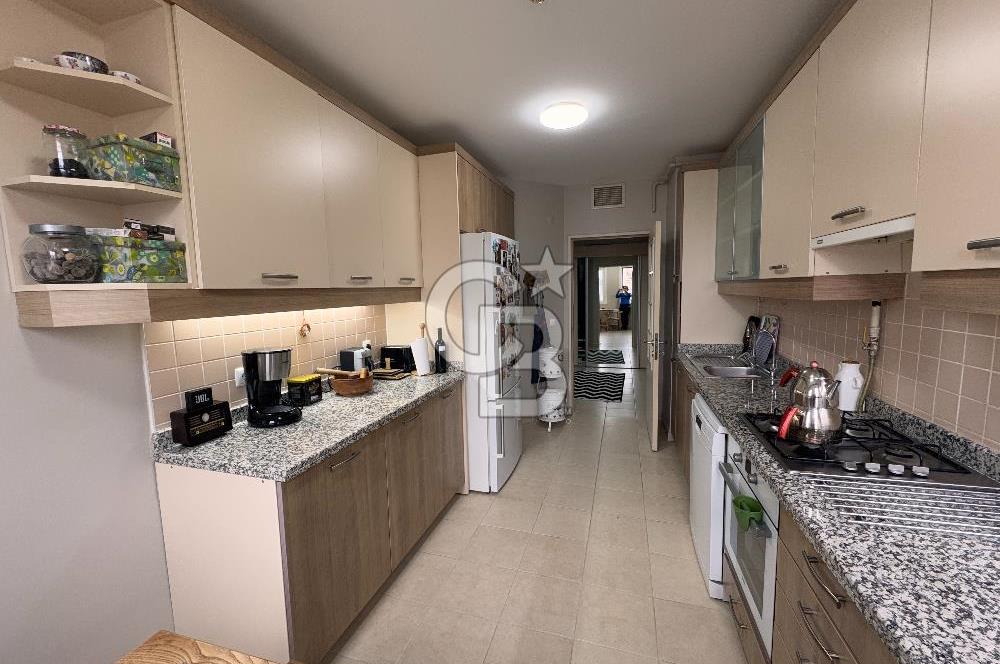 Kozyatağı Baytur Sitesinde 3+1 10. Katta 110 m² Satılık Daire