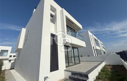 Lefkoşa Gönyeli Bölgesinde Türk Koçanlı Modern Tasarım 3+1 Satılık Villa