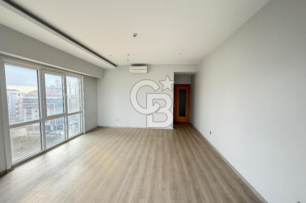 Kartal Karlıktepe de Royal Garden Sitesi nde Satılık 2 + 1 Daire