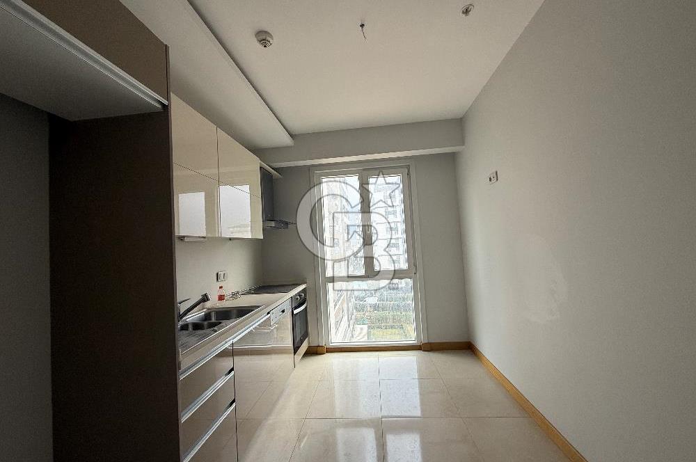 Kartal Karlıktepe de Royal Garden Sitesi nde Satılık 2 + 1 Daire