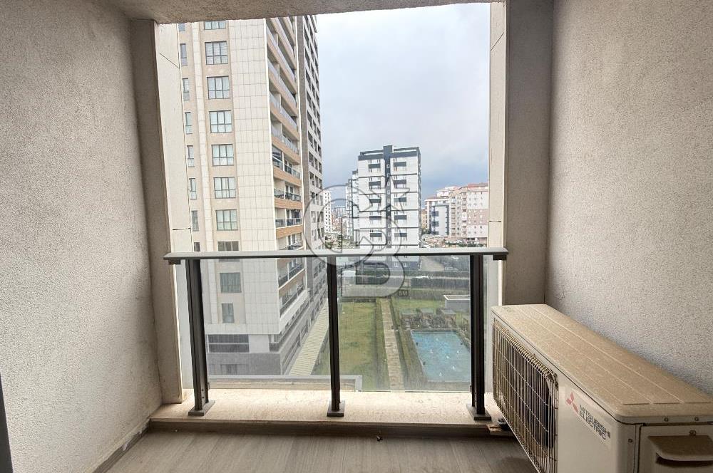 Kartal Karlıktepe de Royal Garden Sitesi nde Satılık 2 + 1 Daire