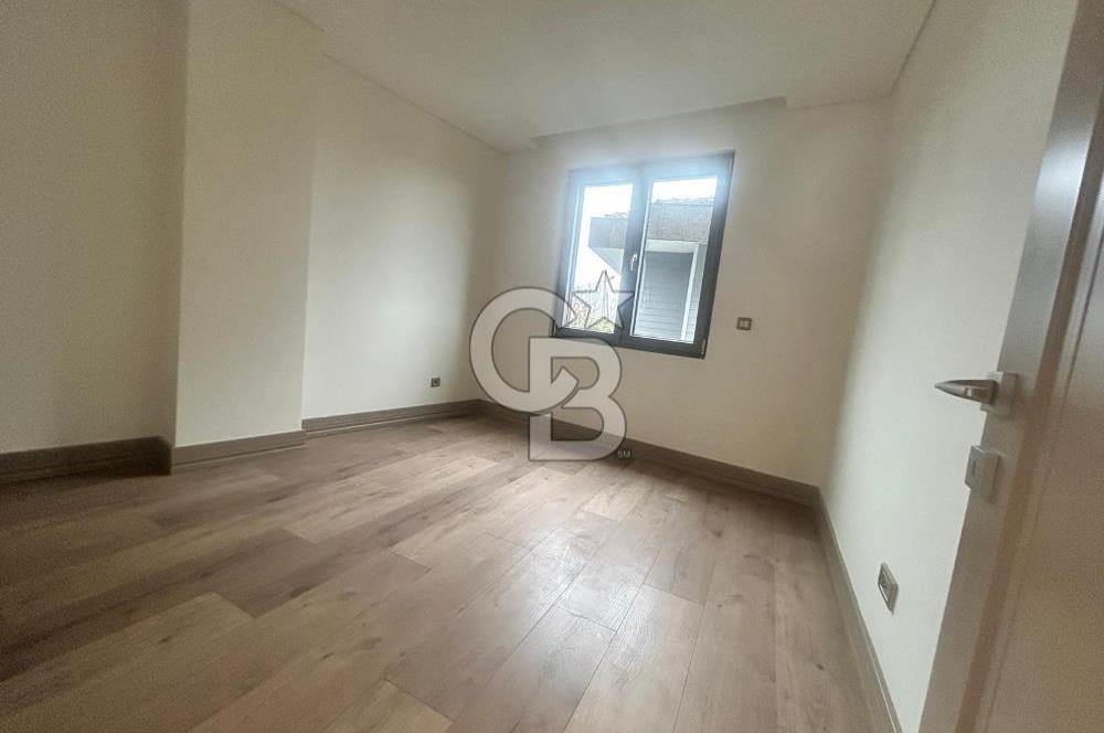 Çengelköy'de boğaz manzaralı, balkonlu 4+1 165 m2 lüks daire