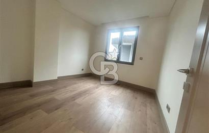 Çengelköy'de boğaz manzaralı, balkonlu 4+1 165 m2 lüks daire