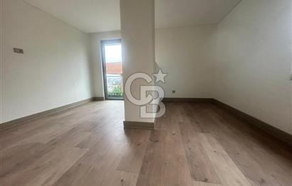 Çengelköy'de boğaz manzaralı, balkonlu 4+1 165 m2 lüks daire